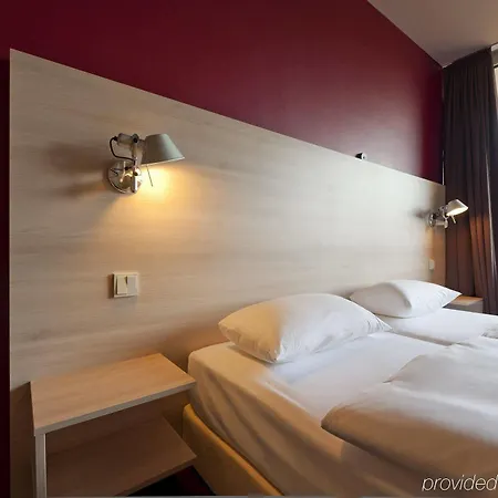 Coffee Fellows West Motel