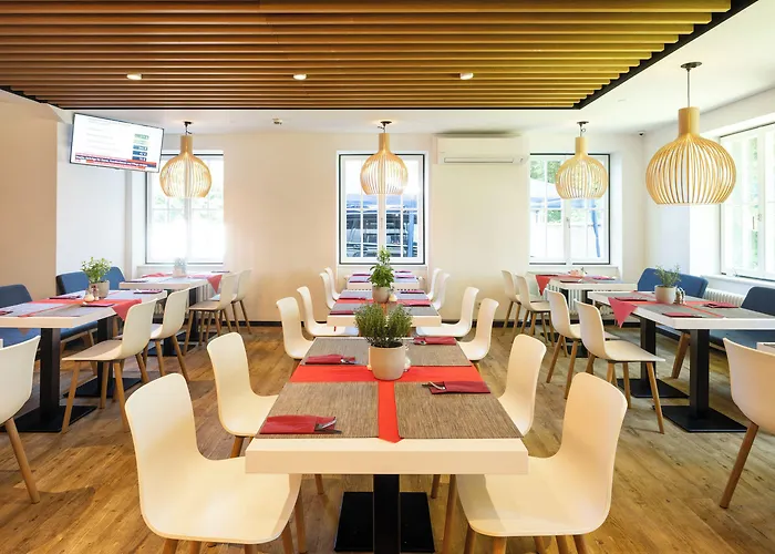 Coffee Fellows West 3*